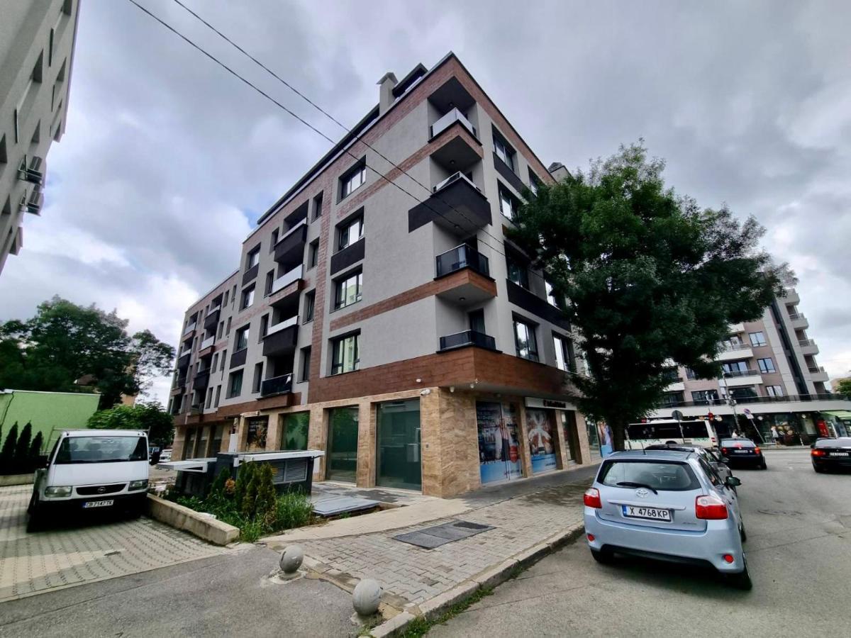 Family Apartments Sofia Bagian luar foto